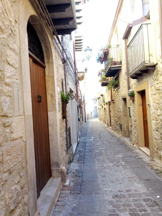 Hotel Casa Padre Jerone à Gangi Extérieur photo